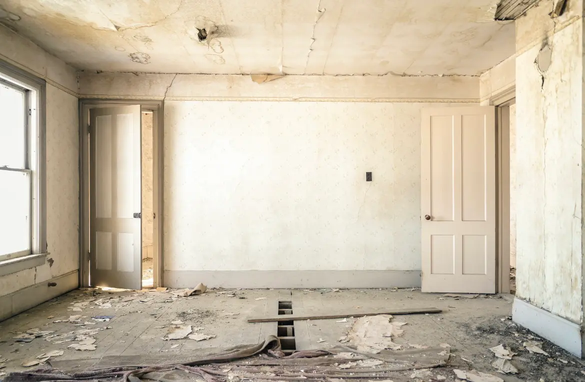 Waste disposal crew managing a cleanout project in West Vincent